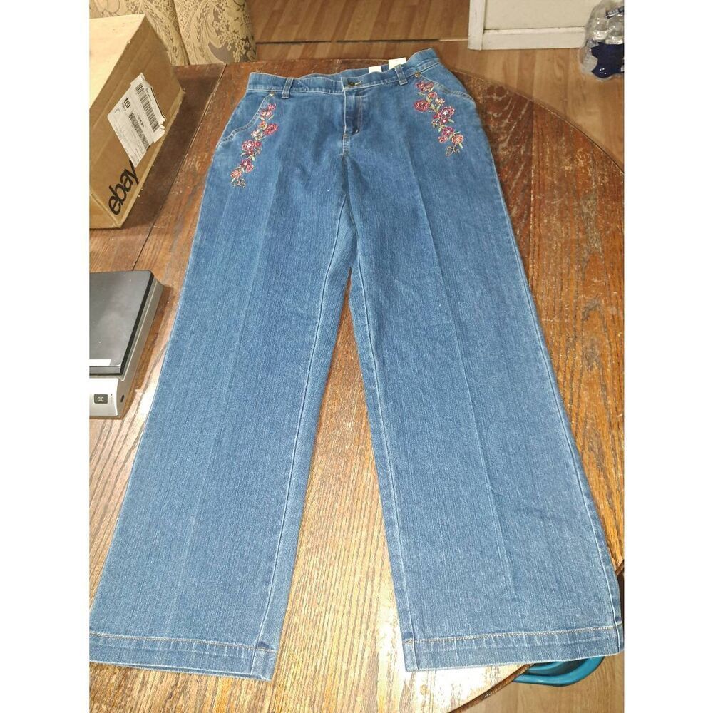 Size 8 Erika Embellished Floral Denim Blue Jeans Boot Cut Pleated Leg Pockets